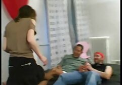 Estudante corrupto na festa da vídeo de pornô anãzinha BDSM.
